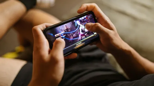 Cloud Gaming QoE measurements on 5G and DSL — how fast is good enough?